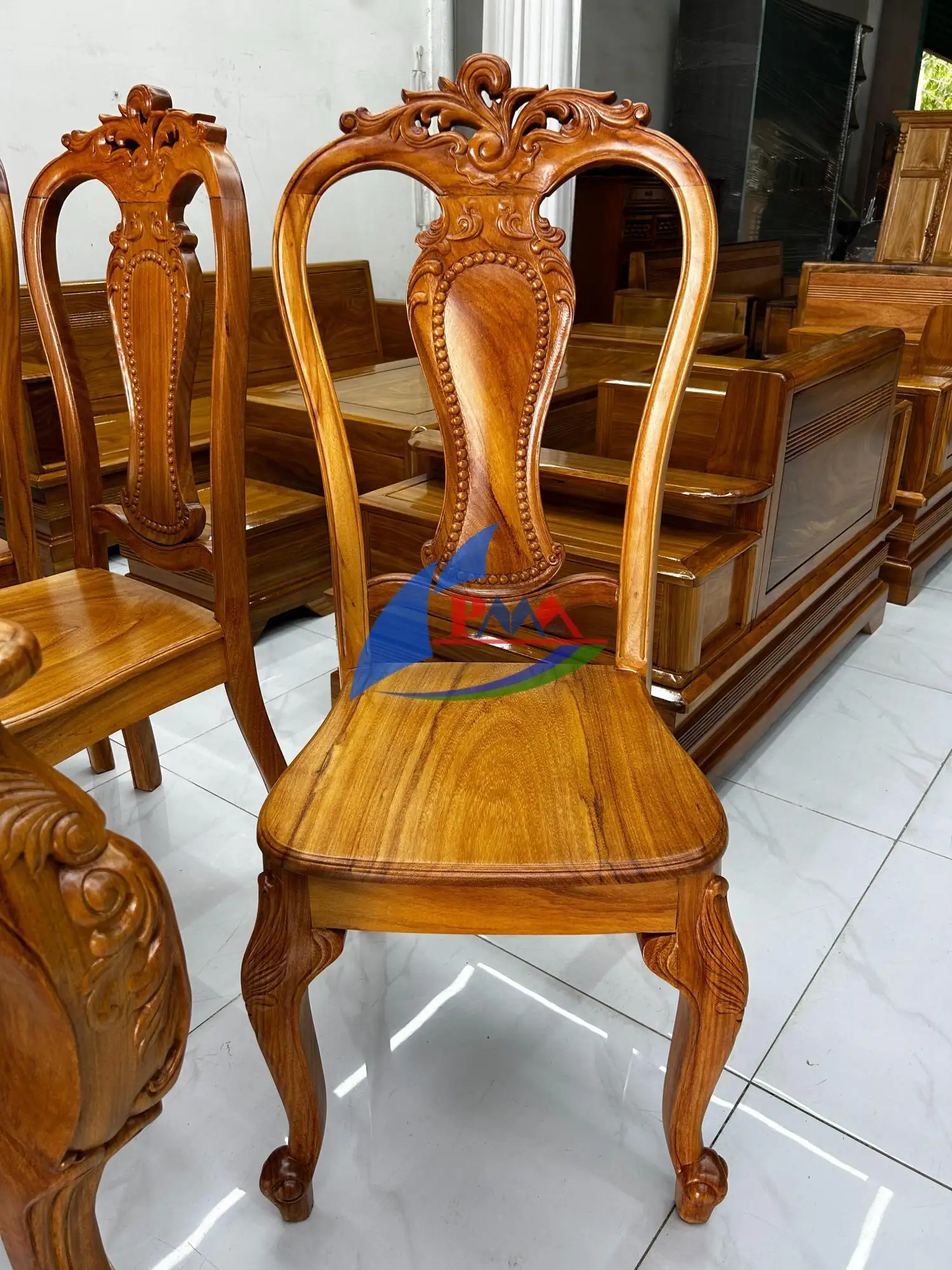 Bàn Ăn Gỗ 8 Ghế Giá Tốt – Đa Dạng Mẫu Mã, Giao Hàng Toàn Quốc