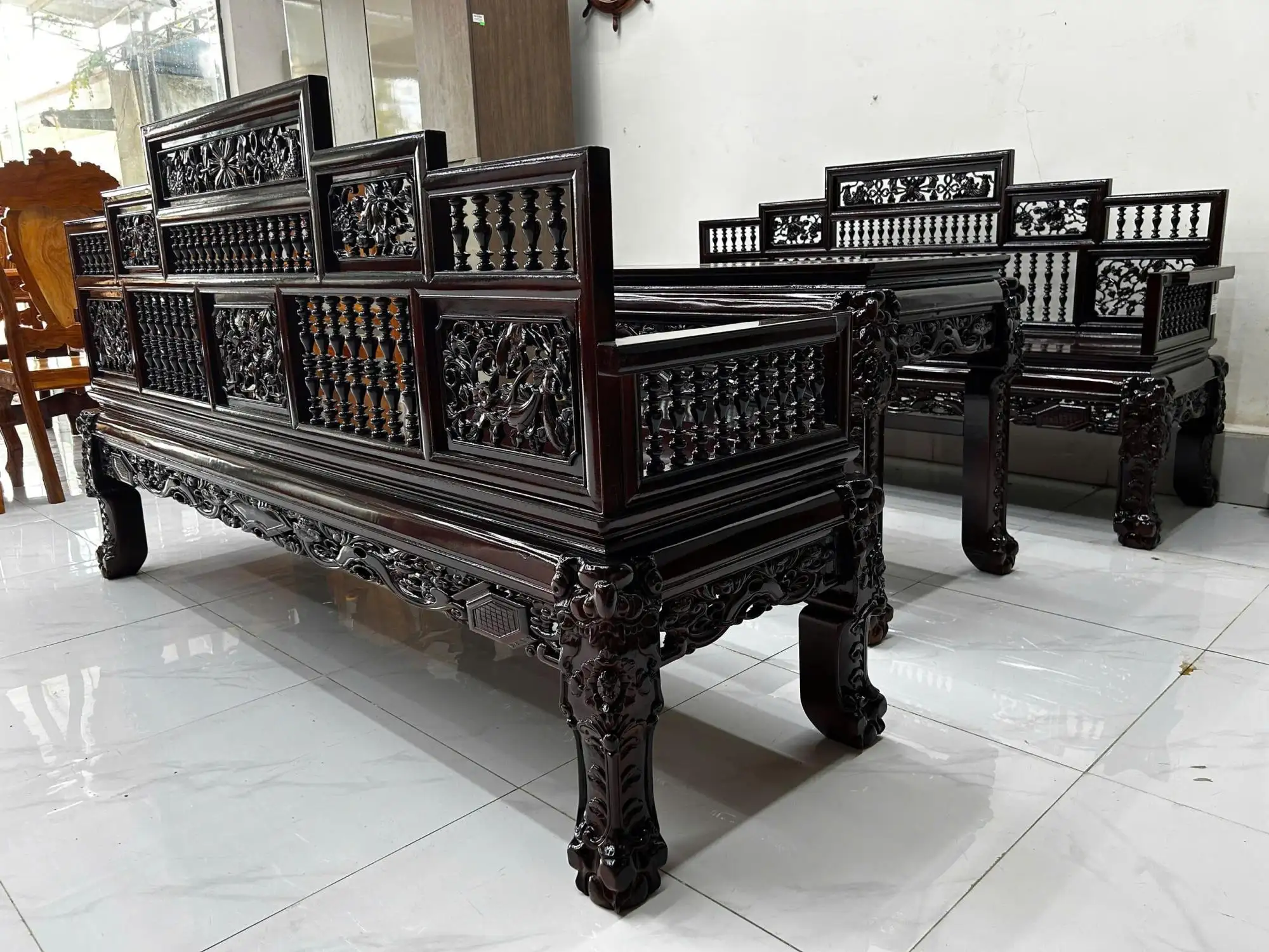 Sofa Gỗ Cổ Điển Cao Cấp – Vẻ Đẹp Vượt Thời Gian