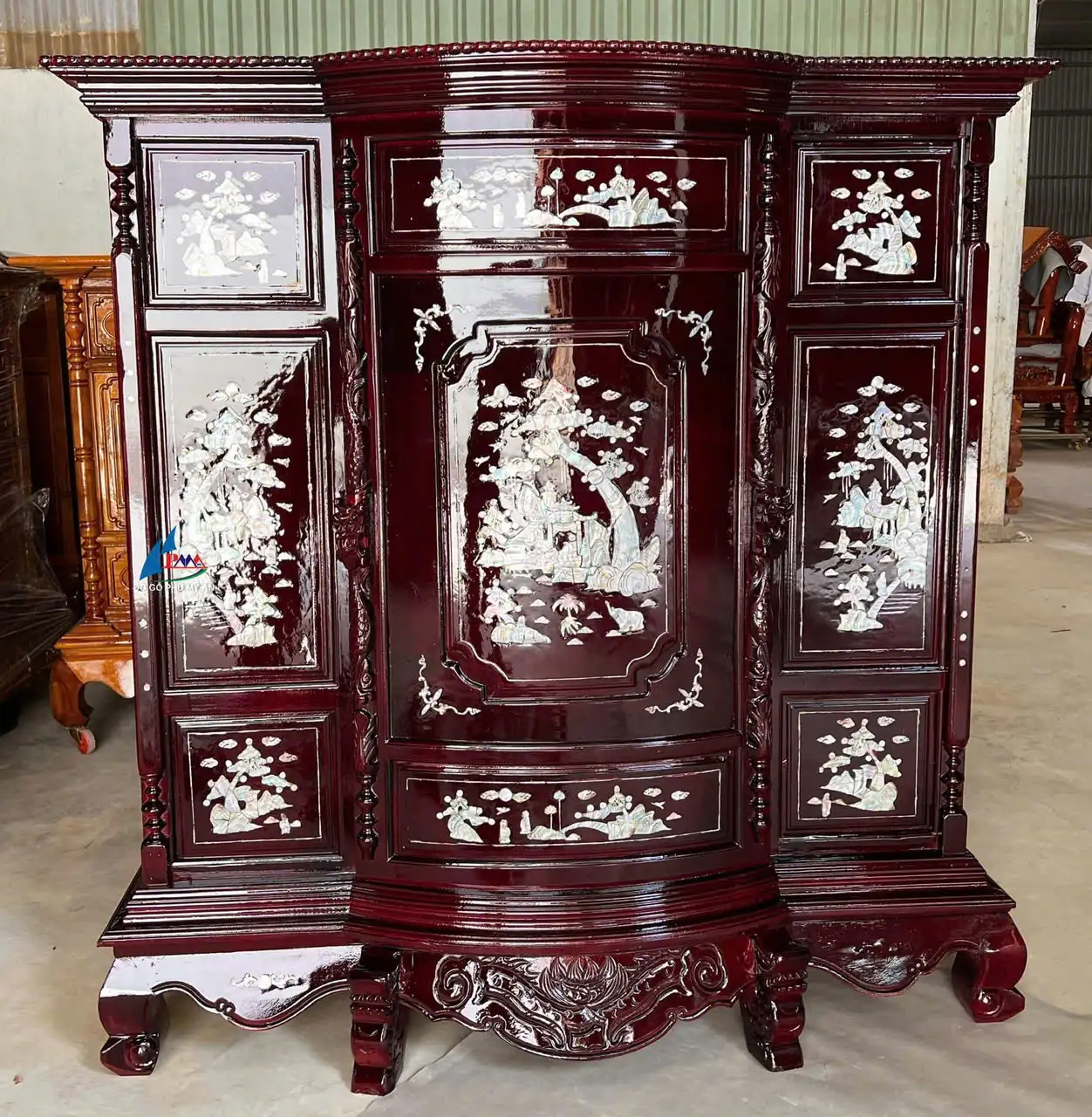 Tủ Thờ Gỗ Tràm – Nét Đẹp Truyền Thống, Bền Bỉ Cùng Thời Gian