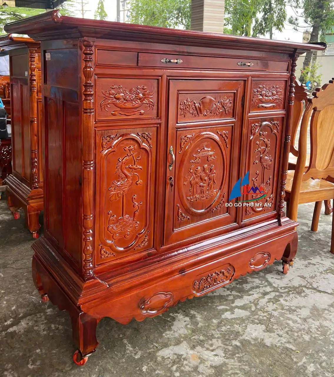 Tủ Thờ Gỗ Tràm – Nét Đẹp Truyền Thống, Bền Bỉ Cùng Thời Gian