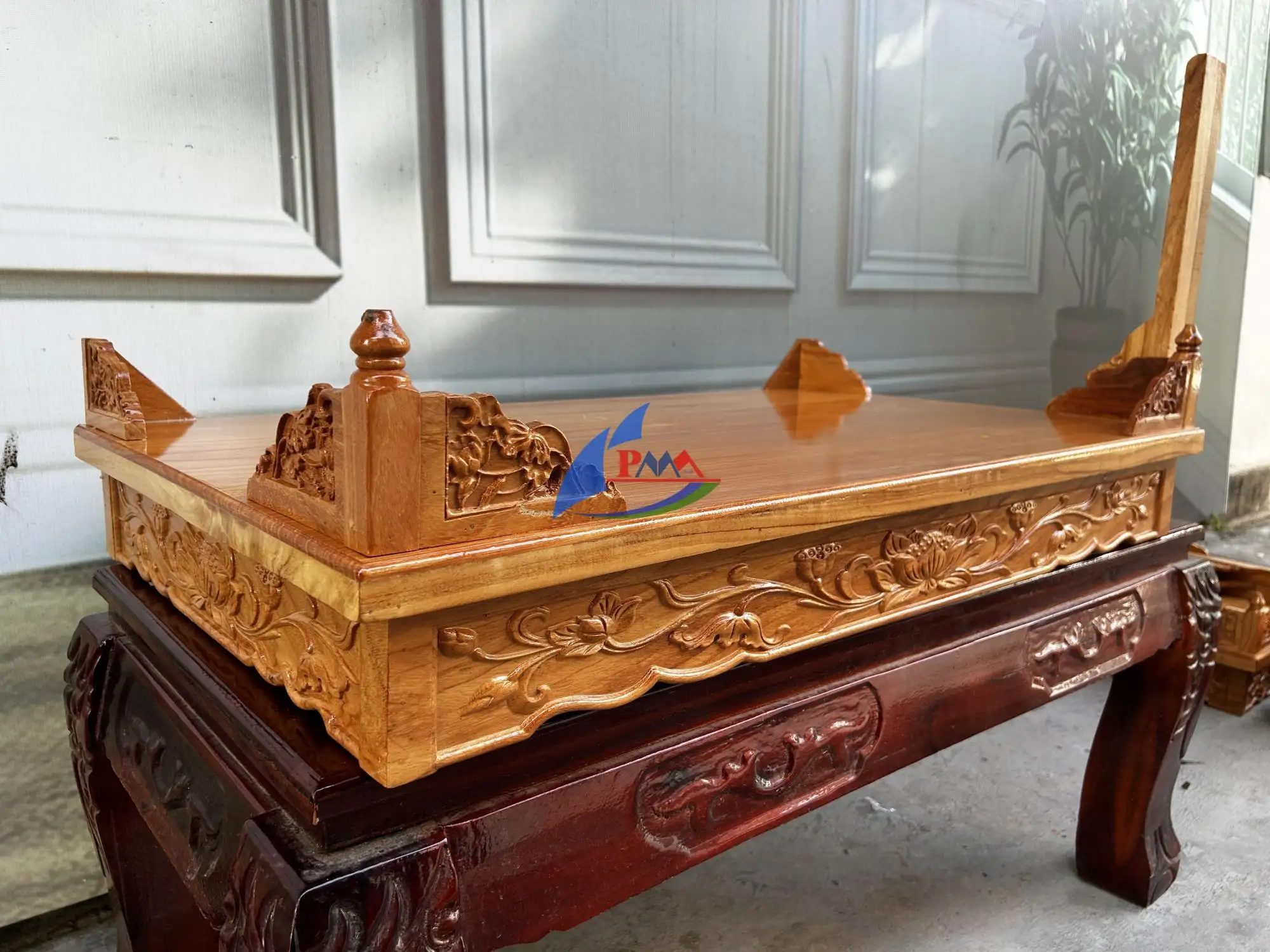 Bàn Thờ Gỗ Treo Tường Giá Rẻ – Đẹp, Chuẩn Phong Thủy Cho Mọi Ngôi Nhà