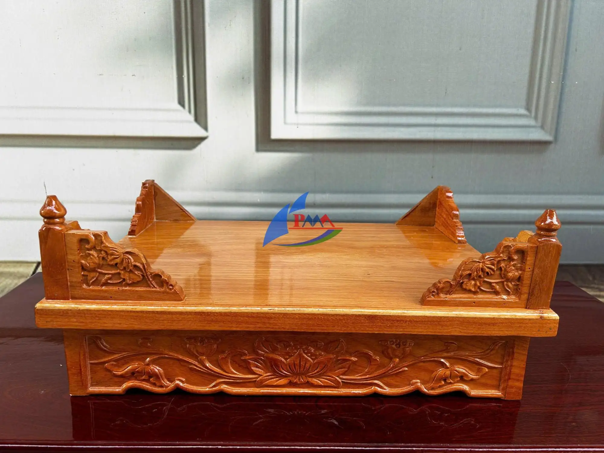 Bàn Thờ Gỗ Treo Tường Giá Rẻ – Đẹp, Chuẩn Phong Thủy Cho Mọi Ngôi Nhà