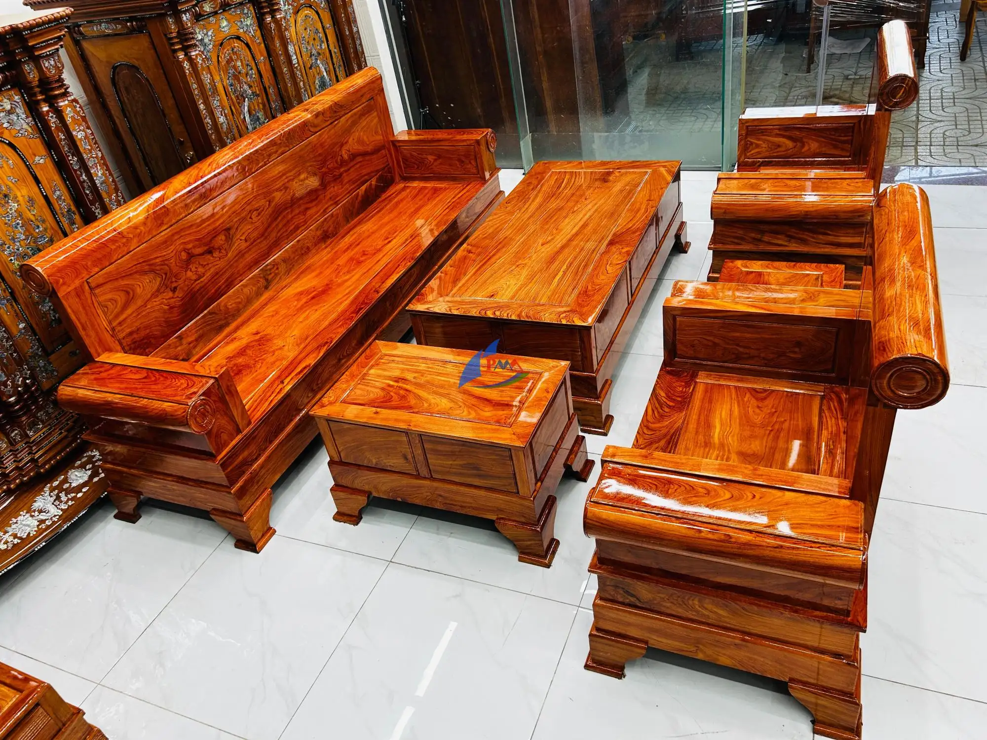 Sa lông gỗ hố nai từ phong cách cổ điển, tân cổ điển đến phong cách hiện đại