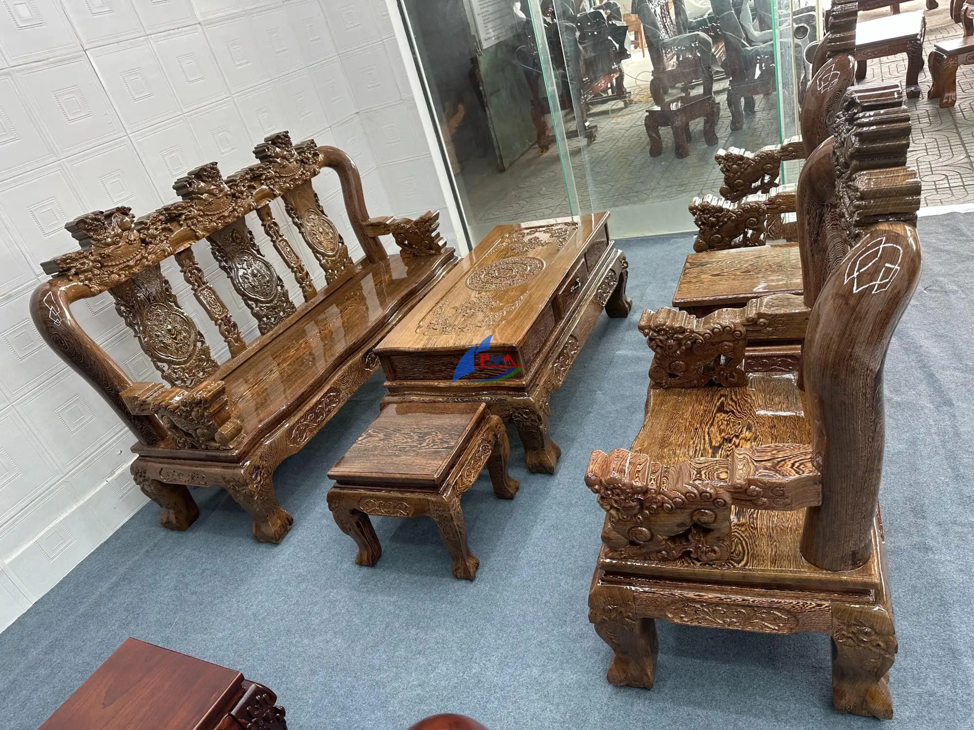 Sa lông gỗ hố nai từ phong cách cổ điển, tân cổ điển đến phong cách hiện đại