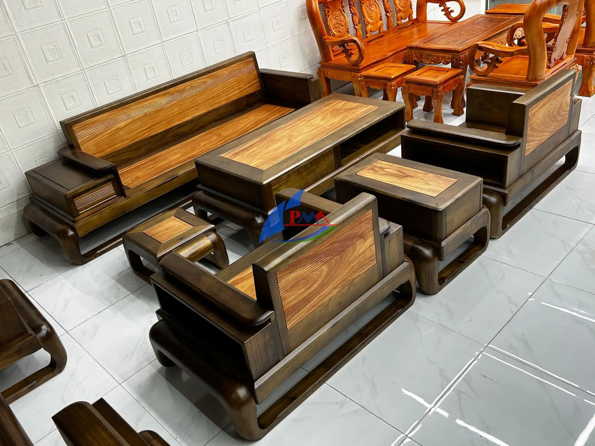 Sa Lông Gỗ Tràm Lõi Mặt Gõ Chân Quỳ Cánh Tiên: Nét Đẹp Hiện Đại Từ Mộc Mạc Đến Sang Trọng