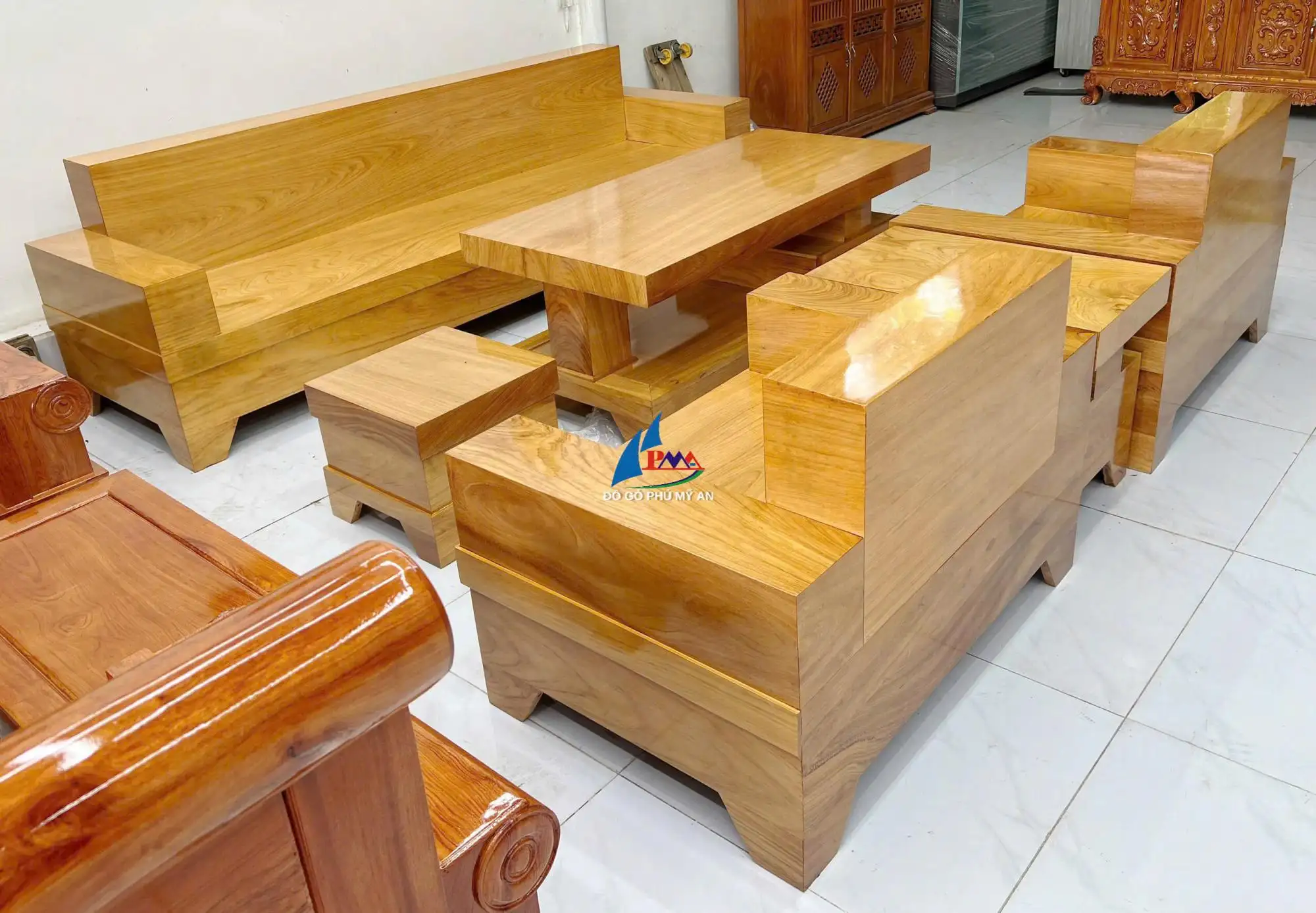 Sofa Gỗ Hộp – Gỗ Gõ – Thiết Kế Vuông Vắn, Mạnh Mẽ Và Tinh Tế