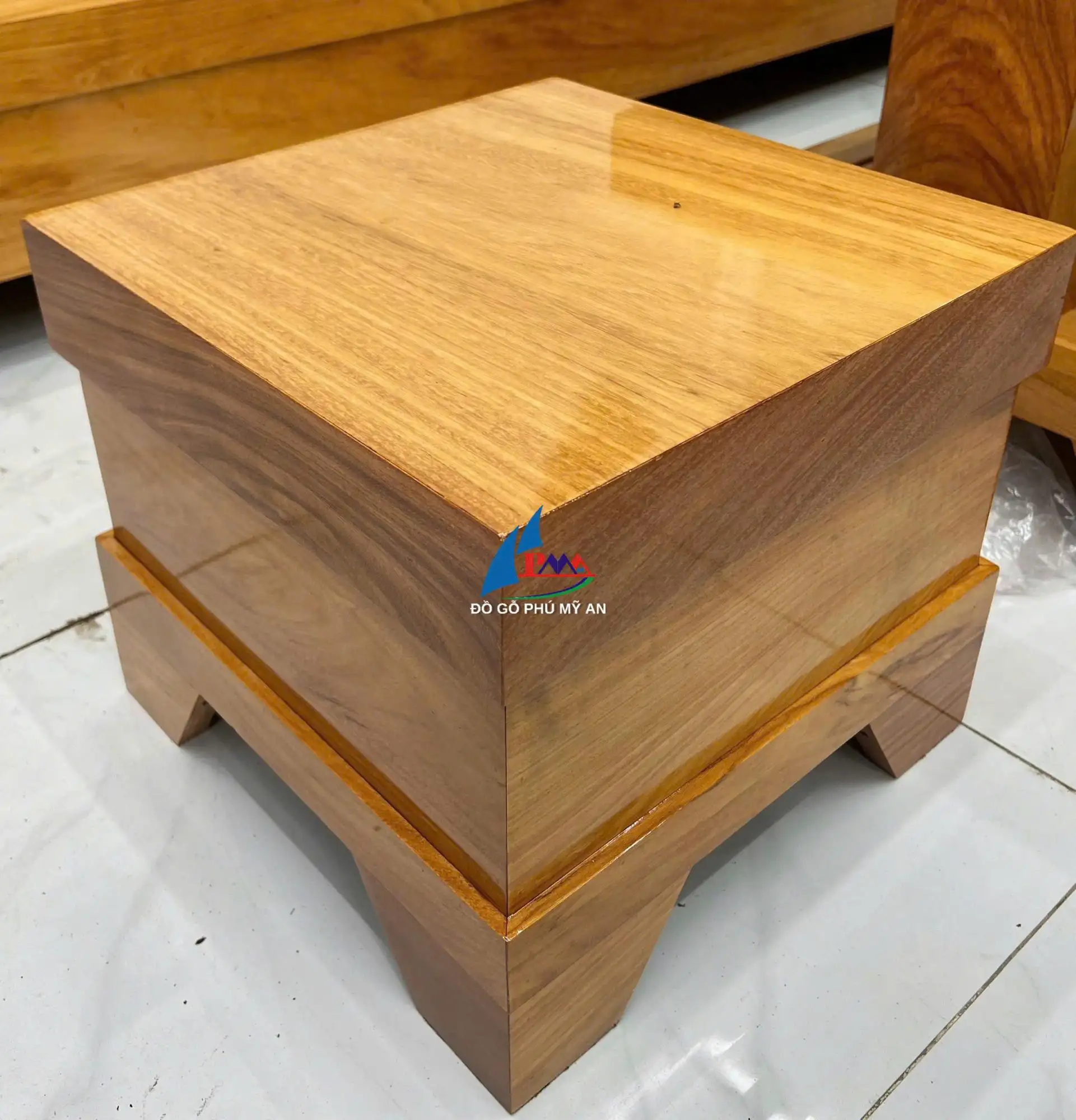 Sofa Gỗ Hộp – Gỗ Gõ – Thiết Kế Vuông Vắn, Mạnh Mẽ Và Tinh Tế