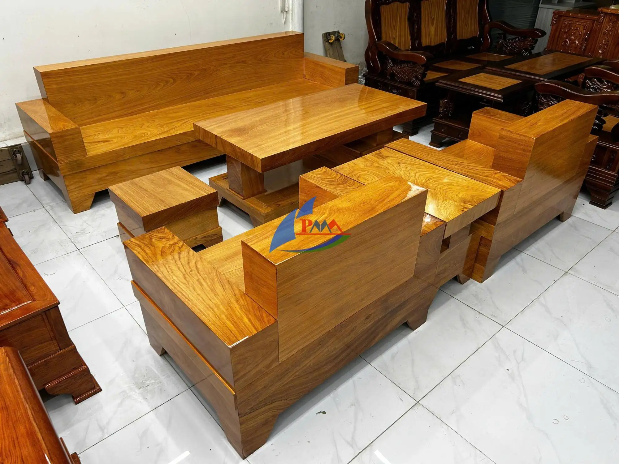 Sofa Gỗ Hộp - Gỗ Gõ - Thiết Kế Vuông Vắn, Mạnh Mẽ Và Tinh Tế