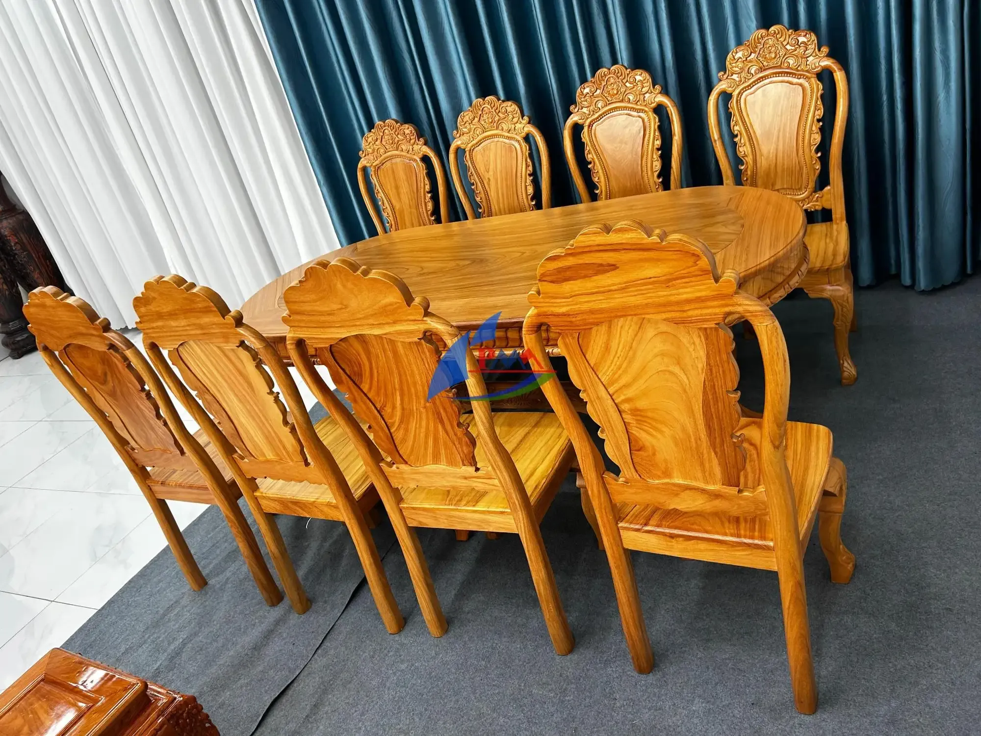 Bàn Ăn Gỗ Tự Nhiên – Điểm Nhấn Sang Trọng Cho Phòng Ăn