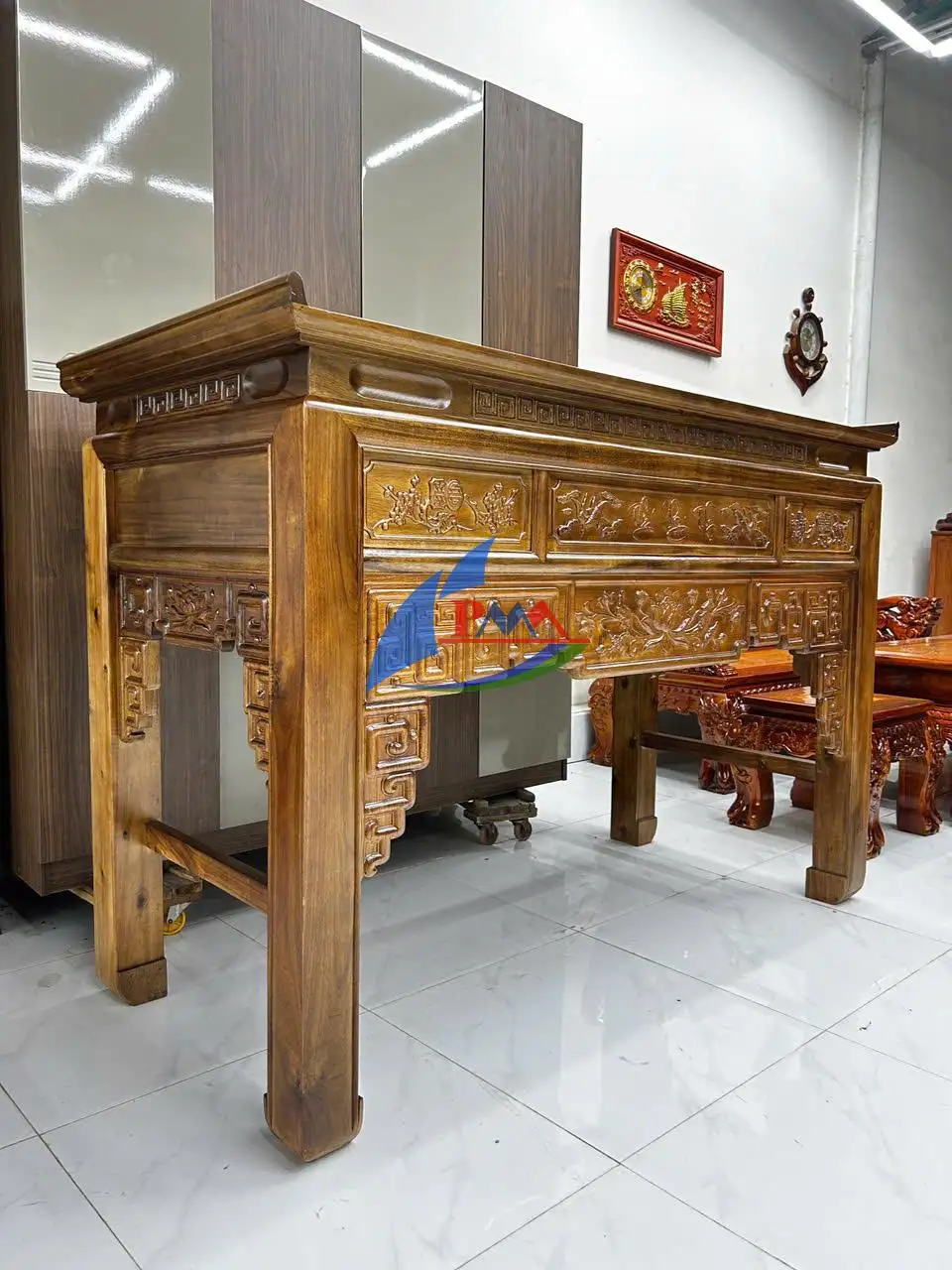 Bàn Thờ Gỗ Đẹp – Khám Phá Mẫu Án Gian Tràm Lõi Được Ưa Chuộng
