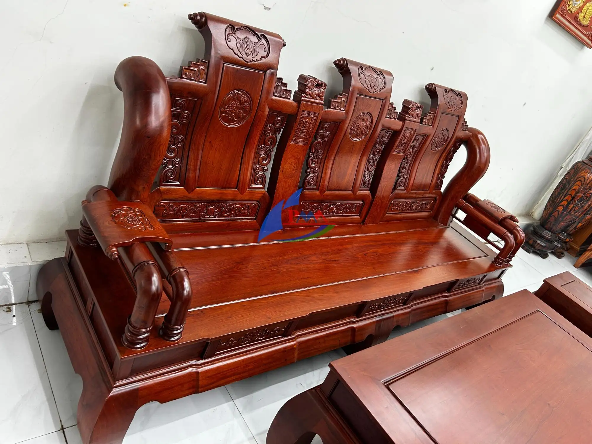 Salon Gỗ Hương Đá Tần – Vẻ Đẹp Cổ Điển, Sang Trọng