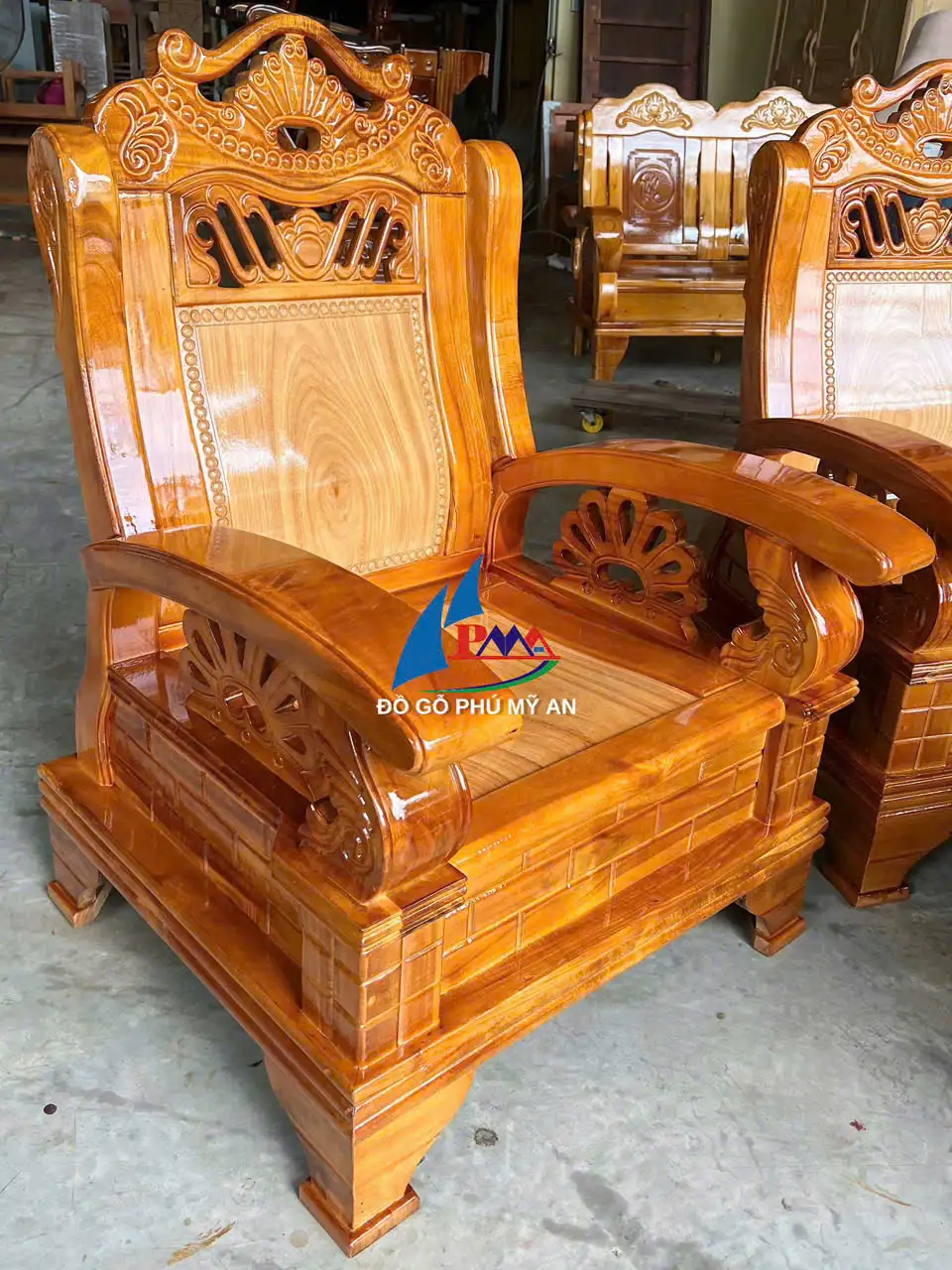 Vì Sao Salon Gỗ Truyền Thống Bằng Gỗ Tự Nhiên Đang Được Ưa Chuộng?