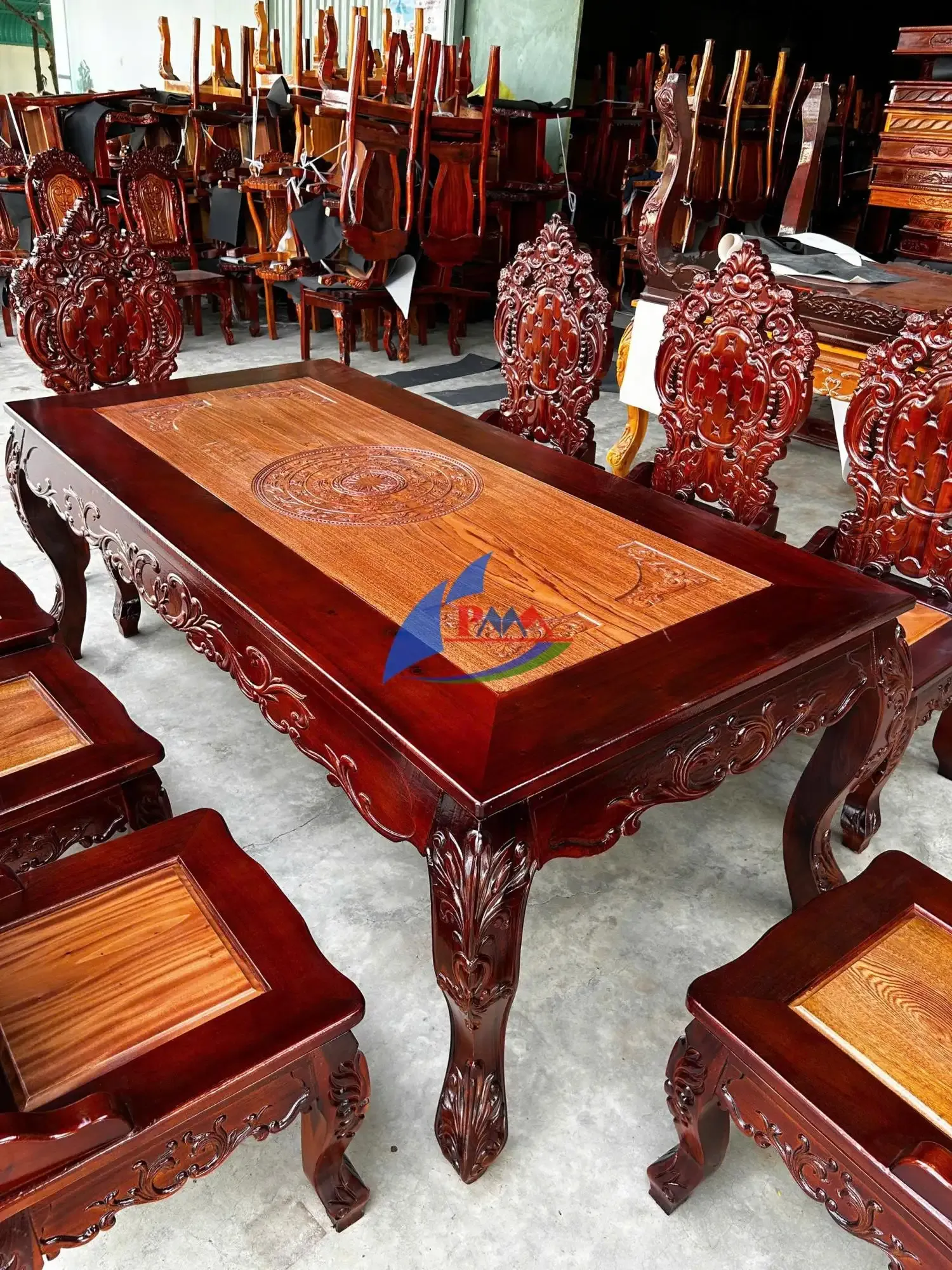 Alternative view of Bàn Ăn 8 Ghế Louis Gỗ Tràm