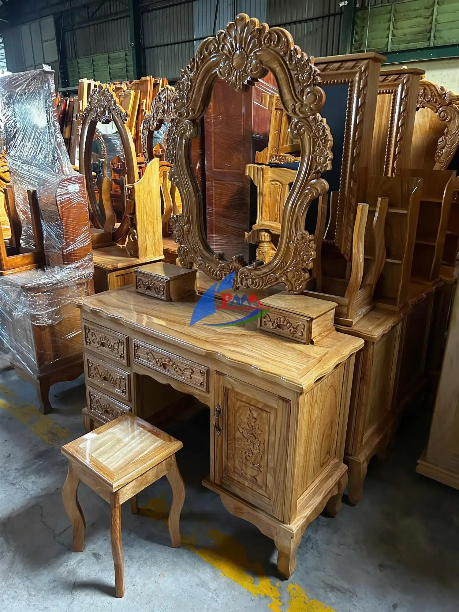 Mẫu Bàn Phấn Gỗ Đẹp – Thiết Kế Đa Dạng, Tiện Nghi, Giá Tốt