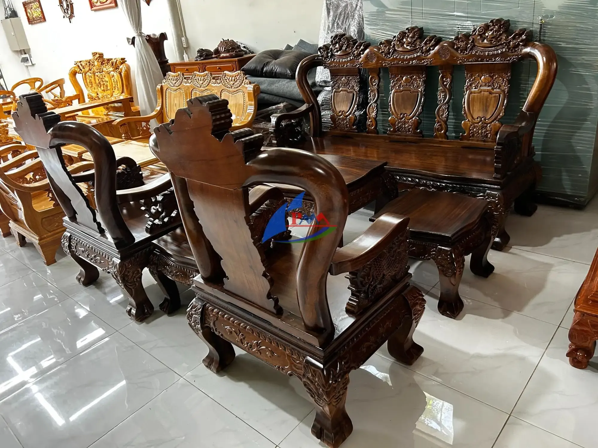 Alternative view of Sa Lông Gỗ - Triện 12 Me Tây Nghê Tay Rồng